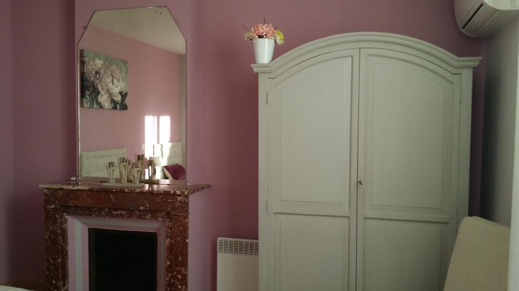 Les Portes Du Soleil Bed & Breakfast Capestang Room photo